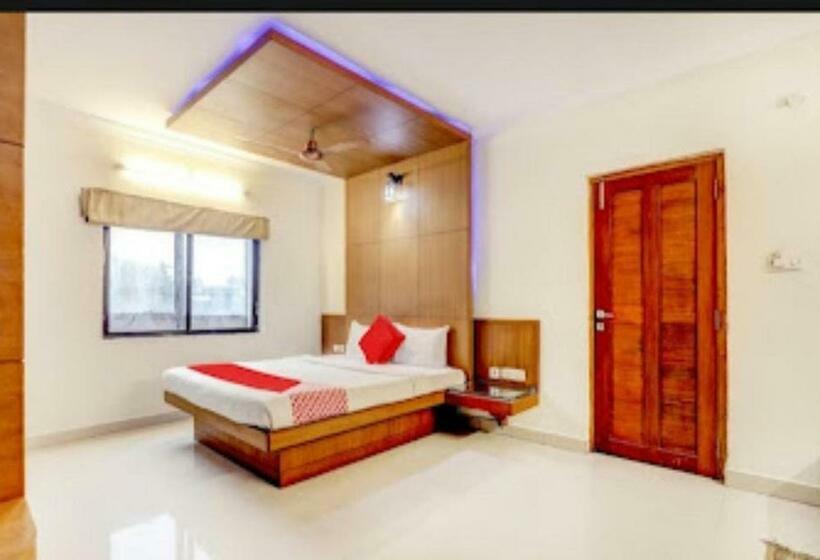 סוויטה משפחתית, Malabar Plaza