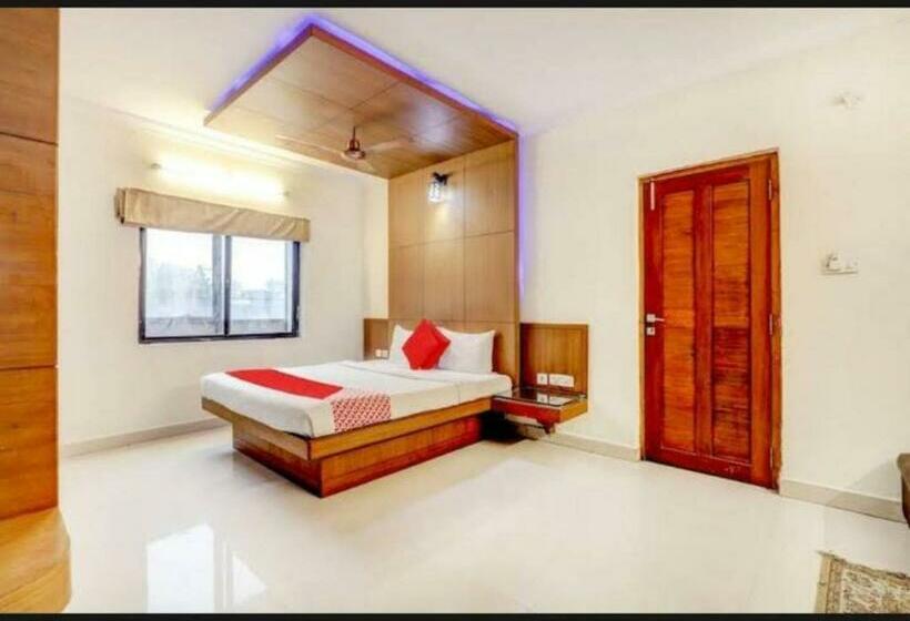 סוויטה משפחתית, Malabar Plaza