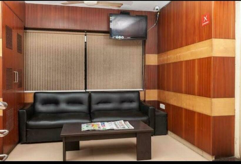 סוויטה משפחתית, Malabar Plaza