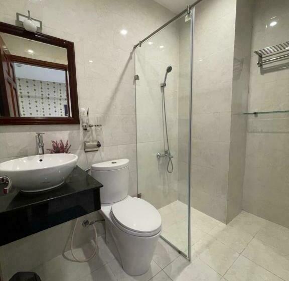 اتاق اکونومی, Saigon Europe