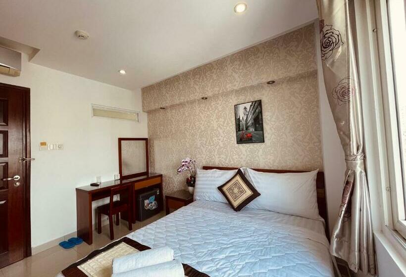 اتاق سوپریور با تخت بزرگ, Saigon Europe