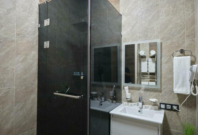 غرفة ديلوكس ثلاثية, East Star