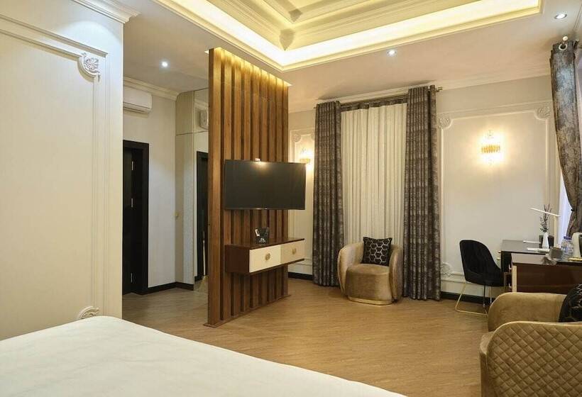 غرفة ديلوكس, East Star