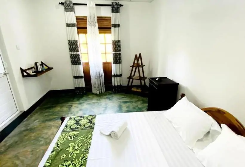 スタンダードルーム, Madiha Surf House Lanka