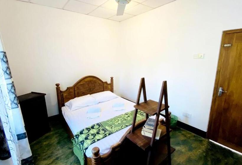חדר בסיסי, Madiha Surf House Lanka