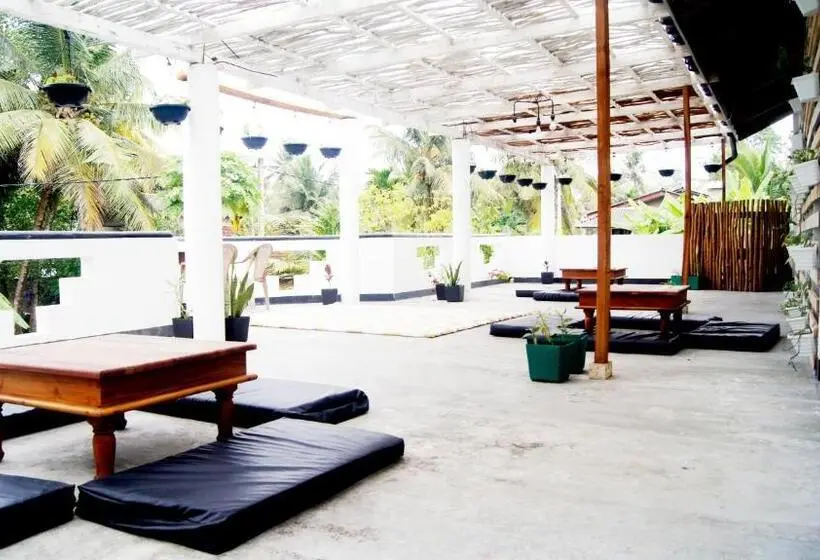 ベーシックルーム, Madiha Surf House Lanka