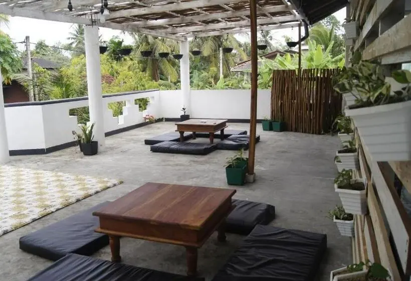 デラックスルーム, Madiha Surf House Lanka