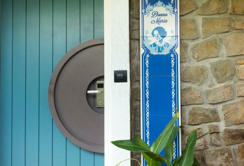 غرفة قياسية مطلّة علي حمام السباحة, East India House