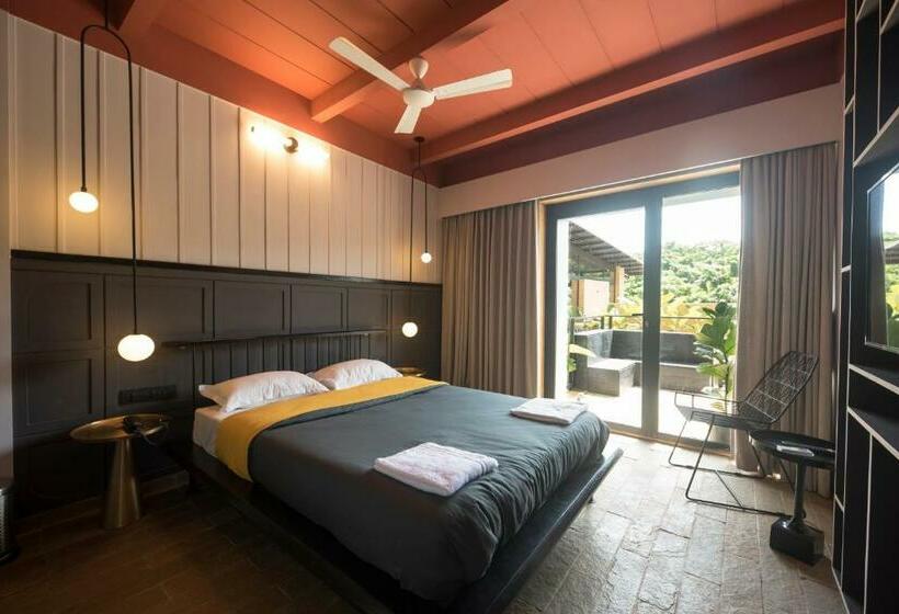 غرفة قياسية مطلّة علي حمام السباحة, East India House