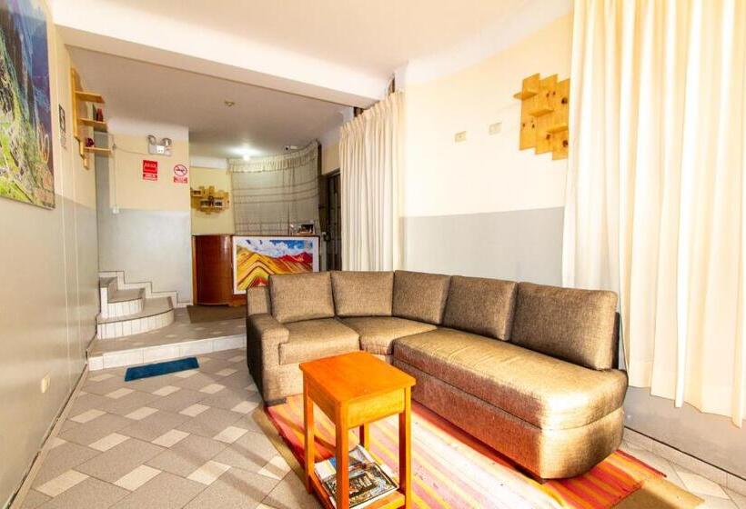 شقة غرفتين, T Ika Guest House