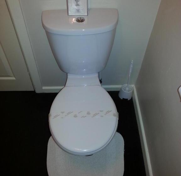 חדר משפחתי בסיסי, Manchester House