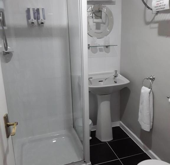 חדר משפחתי בסיסי, Manchester House