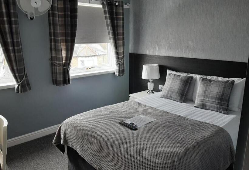 חדר משפחתי בסיסי, Manchester House