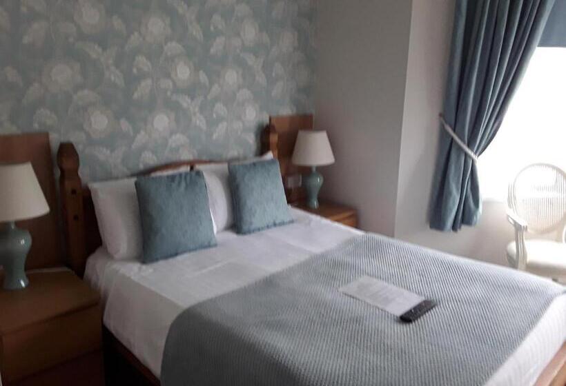 חדר משפחתי, Manchester House