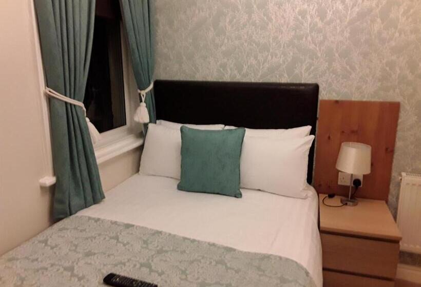 חדר בסיסי, Manchester House