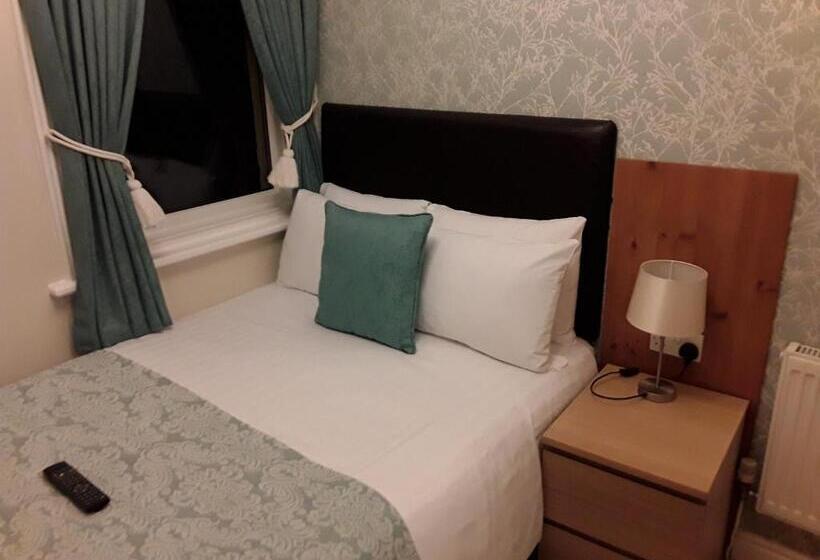 חדר בסיסי, Manchester House