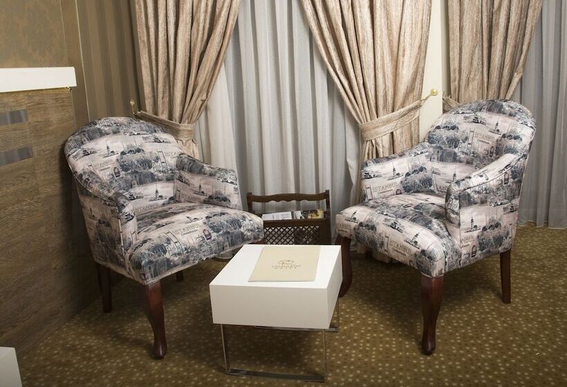 اتاق استاندارد سه نفره, Saffron Hotel Old City