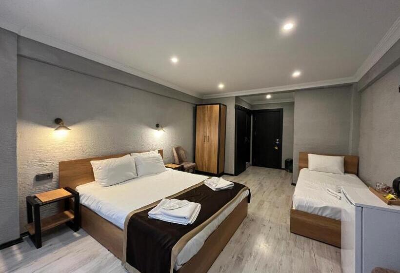 اتاق سوپریور سه تخته, Saffron Hotel Old City