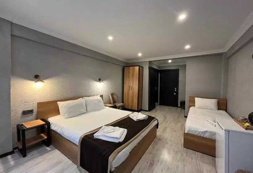 اتاق سوپریور سه تخته, Saffron Hotel Old City