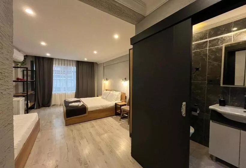 اتاق سوپریور سه تخته, Saffron Hotel Old City