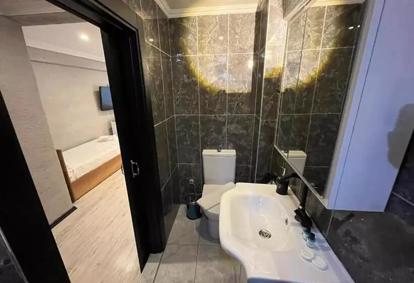 اتاق سوپریور سه تخته, Saffron Hotel Old City