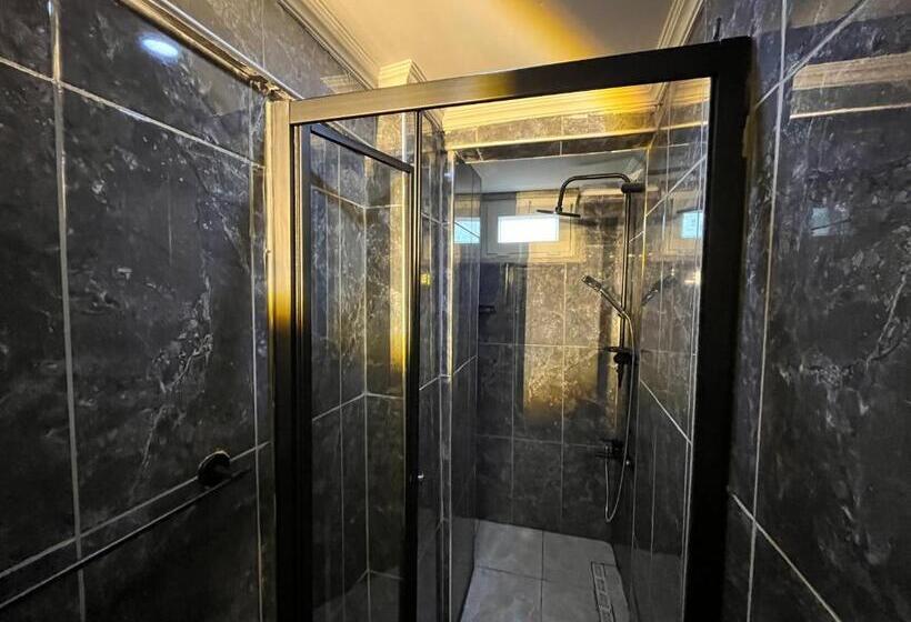 اتاق سوپریور سه تخته, Saffron Hotel Old City