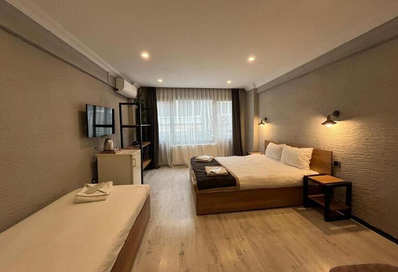 اتاق استاندارد سه نفره, Saffron Hotel Old City