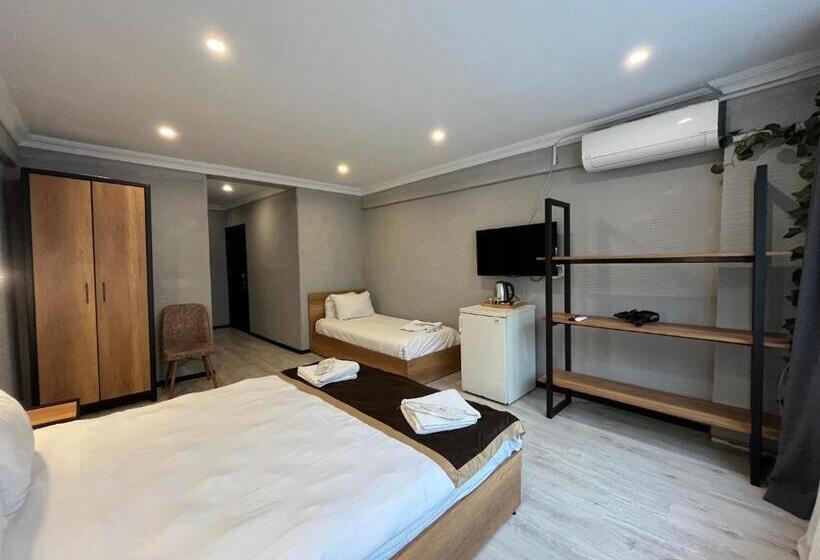 اتاق استاندارد سه نفره, Saffron Hotel Old City