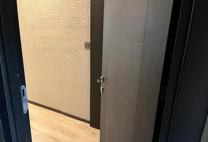 اتاق استاندارد سه نفره, Saffron Hotel Old City