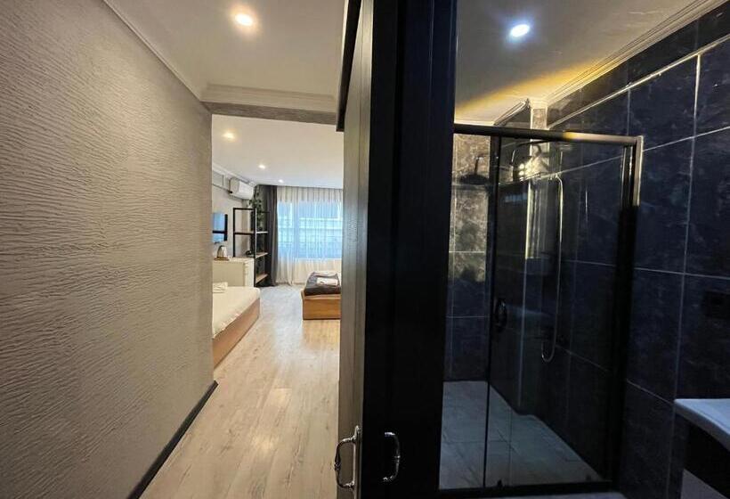 اتاق استاندارد سه نفره, Saffron Hotel Old City