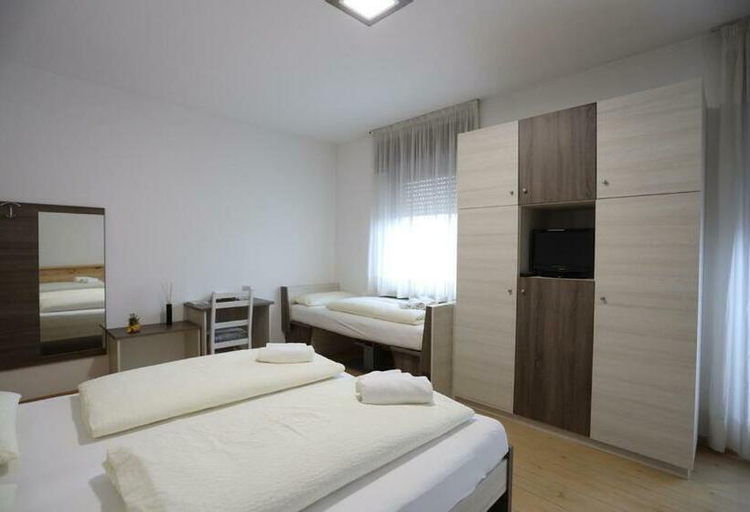 غرفة قياسية رباعية, Albergo Bellaria