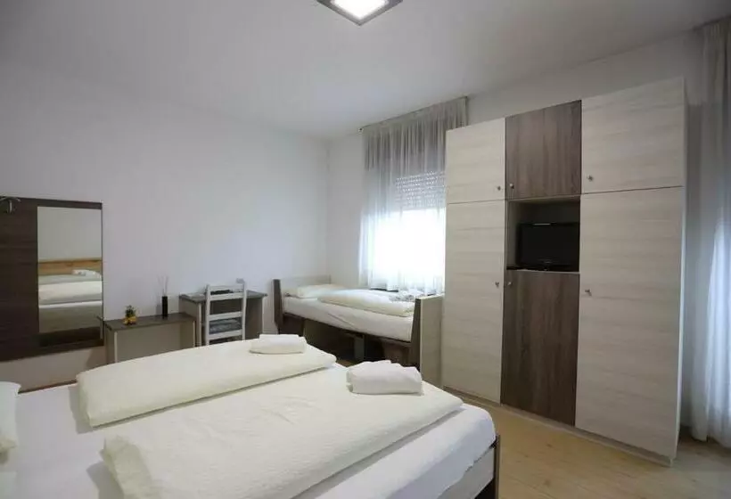 スタンダード４人部屋, Albergo Bellaria