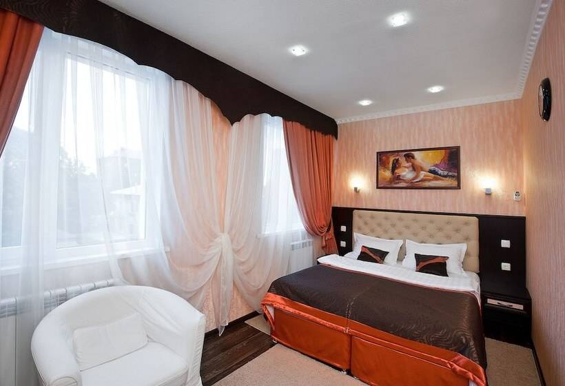 商务房间, Aureliu