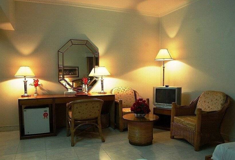 اتاق لوکس یک تخته, De Crystal Crown