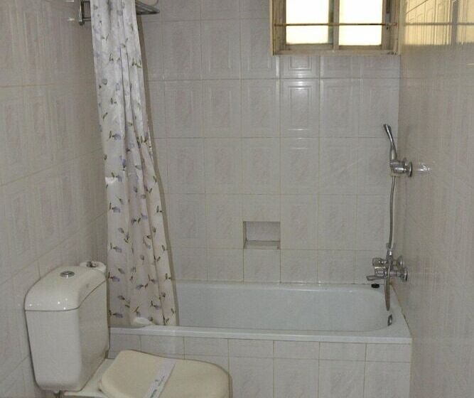 اتاق لوکس, De Crystal Crown