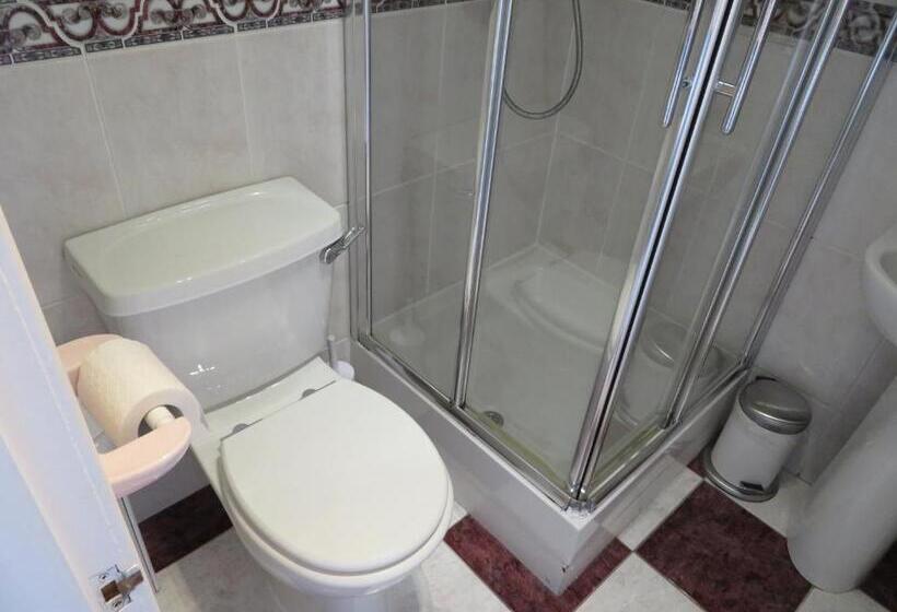 חדר דלוקס לארבעה, Duthus Lodge Guest House