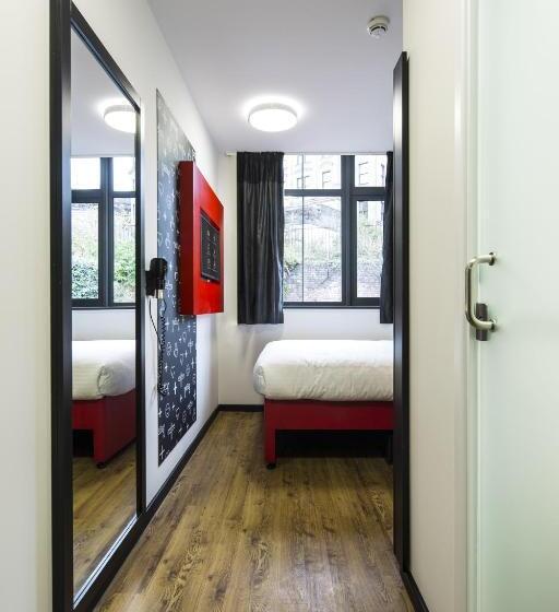 Номер Стандарт, Easyhotel Newcastle