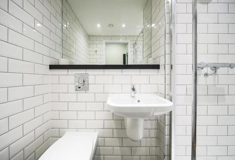 Номер Стандарт, Easyhotel Newcastle