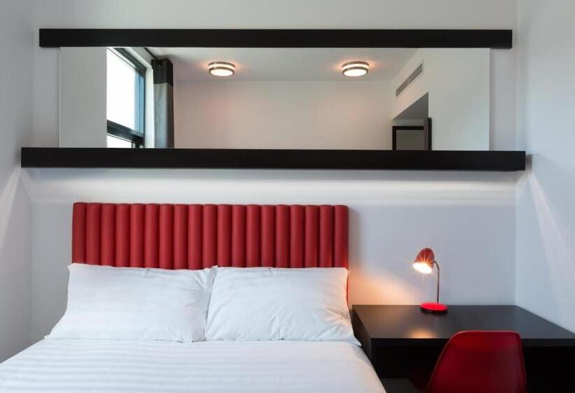 Номер Стандарт, Easyhotel Newcastle