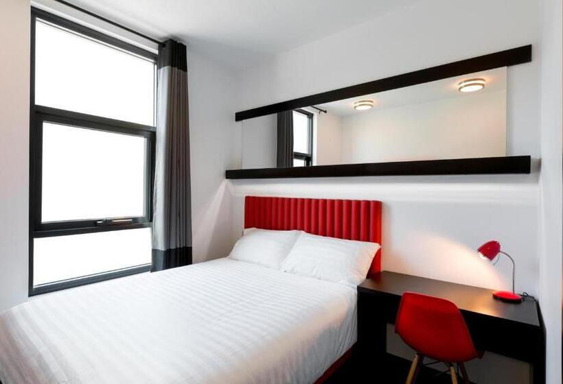 Номер Стандарт, Easyhotel Newcastle