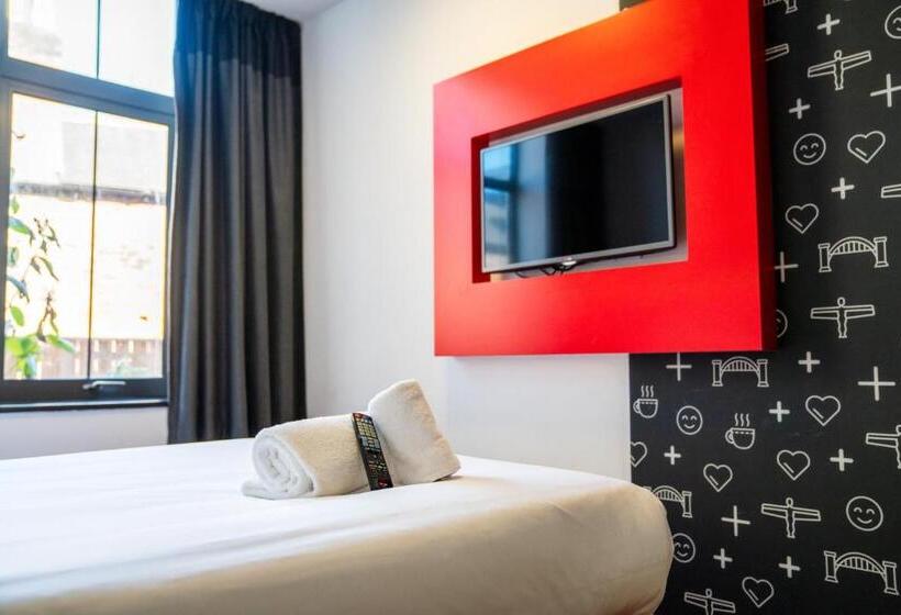 Номер Стандарт, Easyhotel Newcastle
