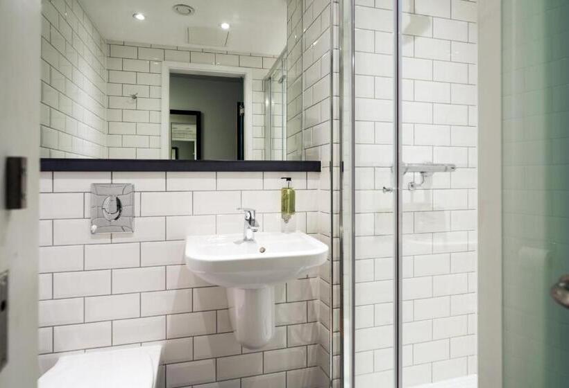 Номер Стандарт, Easyhotel Newcastle