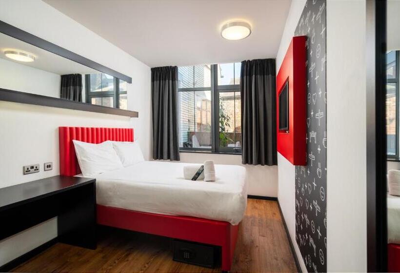 Номер Стандарт, Easyhotel Newcastle