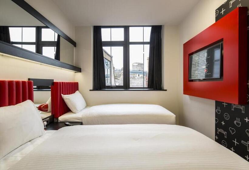 Номер Стандарт, Easyhotel Newcastle