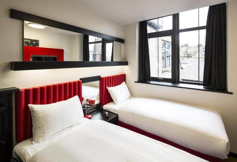 Номер Стандарт, Easyhotel Newcastle