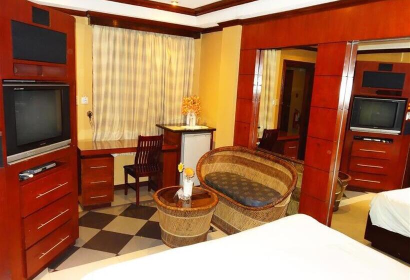 اتاق لوکس, Fields Walking Street