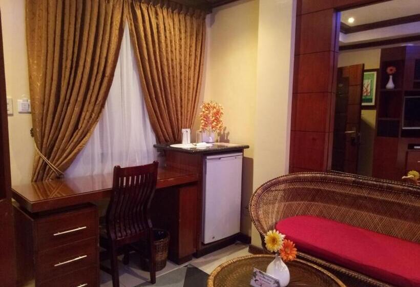 اتاق لوکس, Fields Walking Street