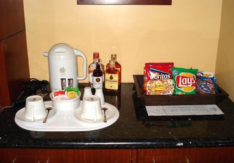 اتاق سوپریور, Fields Walking Street