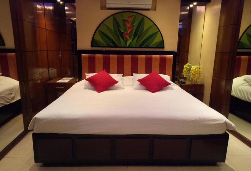 اتاق سوپریور, Fields Walking Street