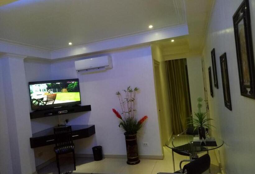 اتاق اجرایی, Fields Walking Street